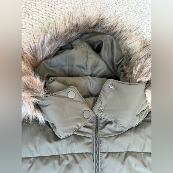 H&M Puffer Vest with Faux Fur Hood - Picture 3 of 7